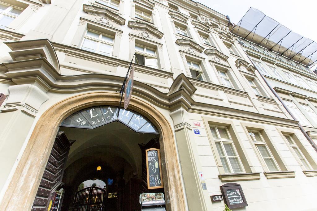 Friday Songs Apartment Прага Екстериор снимка